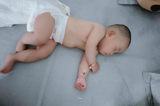 仁寿3个月宝宝怎么抱